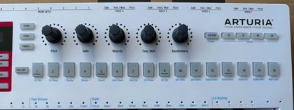 Arturia-Keystep Pro (white)